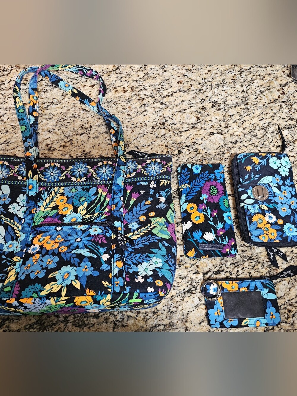 Vera Bradley 4-Piece Matching Travel Set - Retired Midnight Blues (Excellent Con